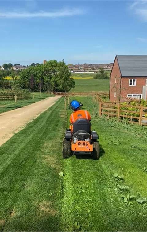 Learn to use a Ride-on Mower safely and efficiently. This course is designed for beginners or anyone wanting to update their skills. Walk away from this course ready to use your newfound knowledge and skills in the field.
We have 1 dedicated day for training and assessment.
Number of candidates per course: 4